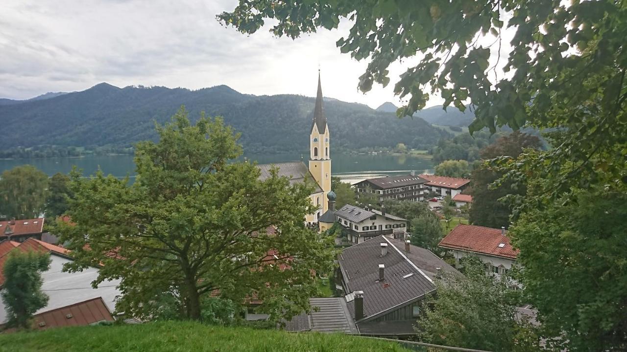 Vip Deluxe 107Qm Auf Zwei Etagen 1 Dopplezimmer Eg 1 Doppelzimmer Auf Der Galerie Sowie 2 Badezimmer Und Komplette Kueche Mit Mikrowelle Und Backofen Ideal Fuer 1 Bis 6 Gaeste Direkter Blick Auf Garten Und Bergblick Alles Nur Nicht 0815 Lägenhet Schliersee Exteriör bild