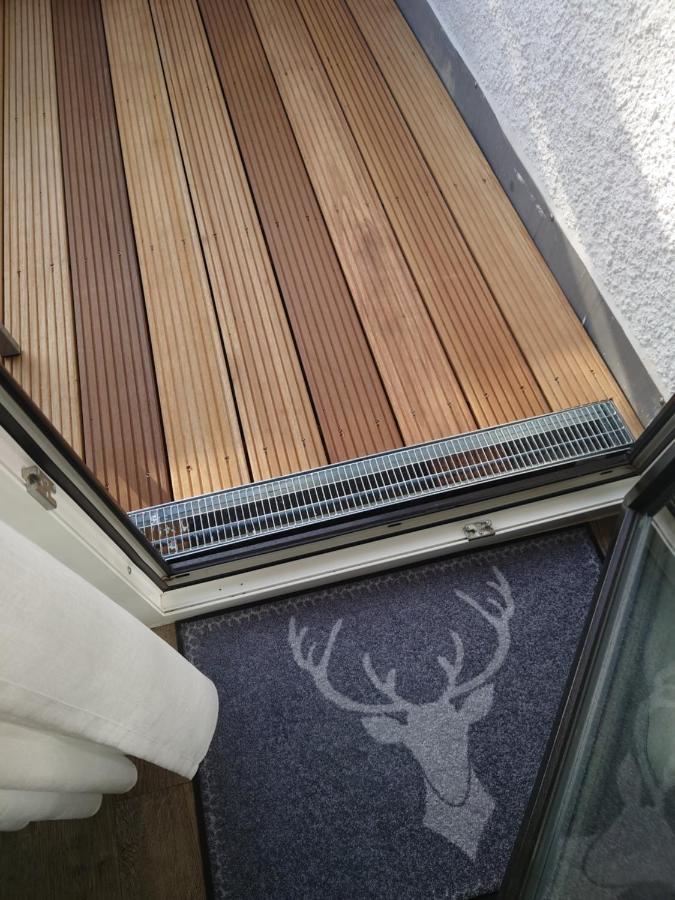 Vip Deluxe 107Qm Auf Zwei Etagen 1 Dopplezimmer Eg 1 Doppelzimmer Auf Der Galerie Sowie 2 Badezimmer Und Komplette Kueche Mit Mikrowelle Und Backofen Ideal Fuer 1 Bis 6 Gaeste Direkter Blick Auf Garten Und Bergblick Alles Nur Nicht 0815 Lägenhet Schliersee Exteriör bild