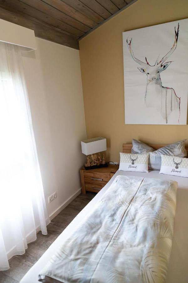 Vip Deluxe 107Qm Auf Zwei Etagen 1 Dopplezimmer Eg 1 Doppelzimmer Auf Der Galerie Sowie 2 Badezimmer Und Komplette Kueche Mit Mikrowelle Und Backofen Ideal Fuer 1 Bis 6 Gaeste Direkter Blick Auf Garten Und Bergblick Alles Nur Nicht 0815 Lägenhet Schliersee Exteriör bild