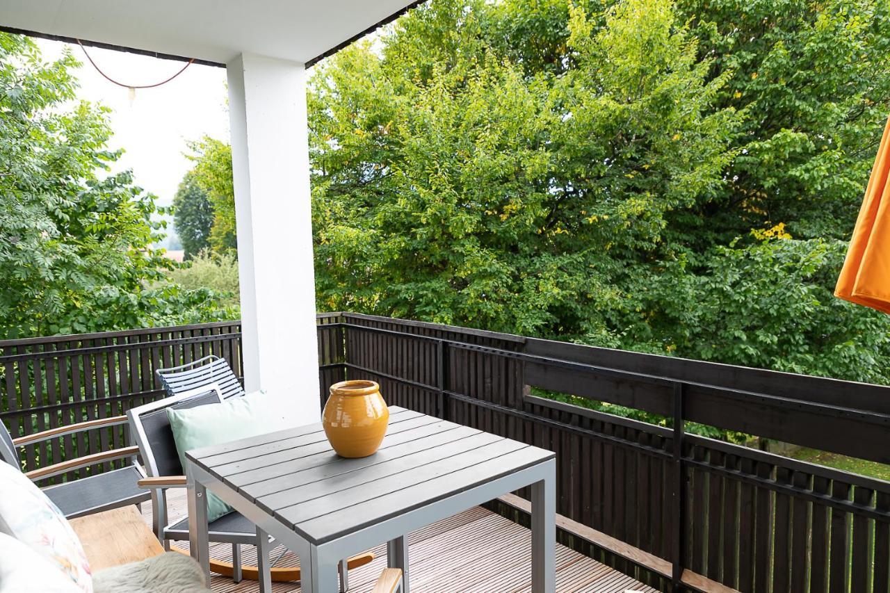 Vip Deluxe 107Qm Auf Zwei Etagen 1 Dopplezimmer Eg 1 Doppelzimmer Auf Der Galerie Sowie 2 Badezimmer Und Komplette Kueche Mit Mikrowelle Und Backofen Ideal Fuer 1 Bis 6 Gaeste Direkter Blick Auf Garten Und Bergblick Alles Nur Nicht 0815 Lägenhet Schliersee Exteriör bild