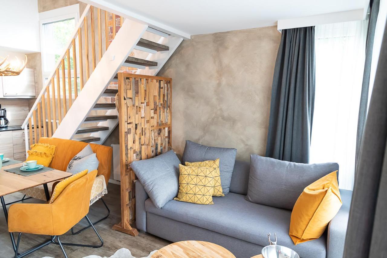 Vip Deluxe 107Qm Auf Zwei Etagen 1 Dopplezimmer Eg 1 Doppelzimmer Auf Der Galerie Sowie 2 Badezimmer Und Komplette Kueche Mit Mikrowelle Und Backofen Ideal Fuer 1 Bis 6 Gaeste Direkter Blick Auf Garten Und Bergblick Alles Nur Nicht 0815 Lägenhet Schliersee Exteriör bild