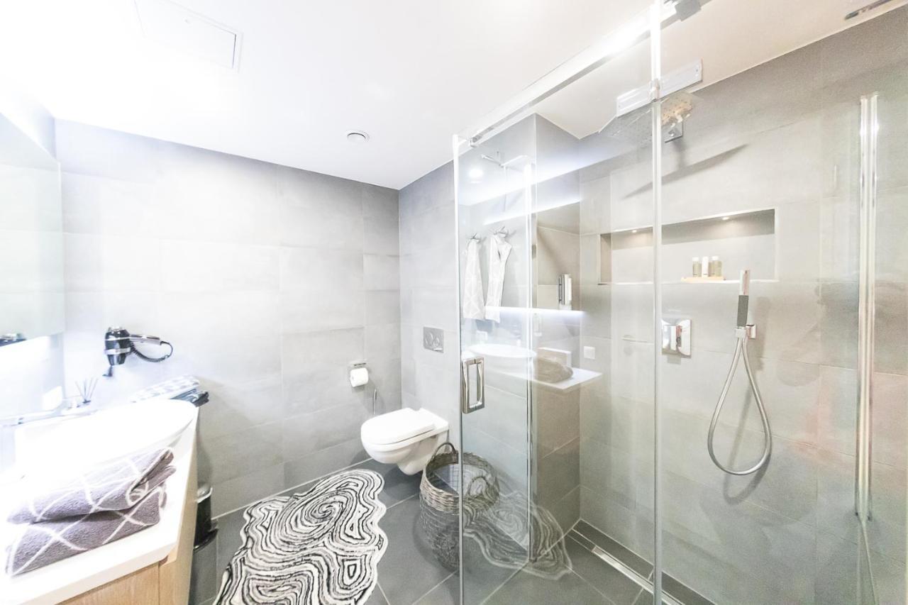 Vip Deluxe 107Qm Auf Zwei Etagen 1 Dopplezimmer Eg 1 Doppelzimmer Auf Der Galerie Sowie 2 Badezimmer Und Komplette Kueche Mit Mikrowelle Und Backofen Ideal Fuer 1 Bis 6 Gaeste Direkter Blick Auf Garten Und Bergblick Alles Nur Nicht 0815 Lägenhet Schliersee Exteriör bild