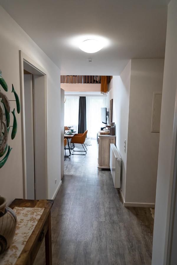 Vip Deluxe 107Qm Auf Zwei Etagen 1 Dopplezimmer Eg 1 Doppelzimmer Auf Der Galerie Sowie 2 Badezimmer Und Komplette Kueche Mit Mikrowelle Und Backofen Ideal Fuer 1 Bis 6 Gaeste Direkter Blick Auf Garten Und Bergblick Alles Nur Nicht 0815 Lägenhet Schliersee Exteriör bild