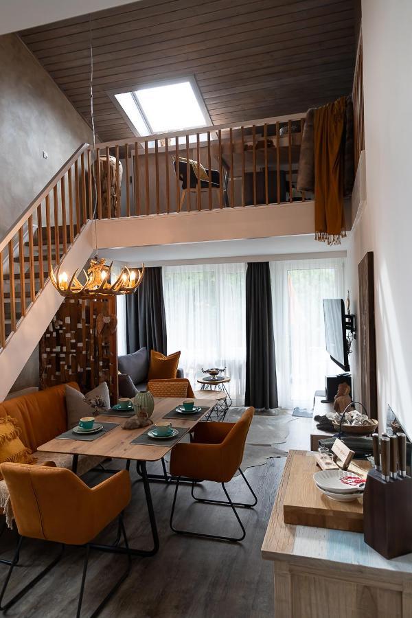 Vip Deluxe 107Qm Auf Zwei Etagen 1 Dopplezimmer Eg 1 Doppelzimmer Auf Der Galerie Sowie 2 Badezimmer Und Komplette Kueche Mit Mikrowelle Und Backofen Ideal Fuer 1 Bis 6 Gaeste Direkter Blick Auf Garten Und Bergblick Alles Nur Nicht 0815 Lägenhet Schliersee Exteriör bild